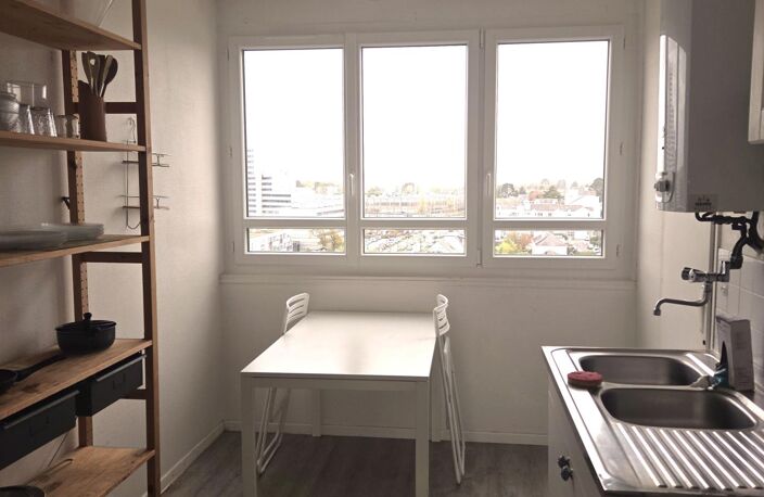 T3 DERNIER ÉTAGE AVEC GARAGE ET CAVE — photo 3