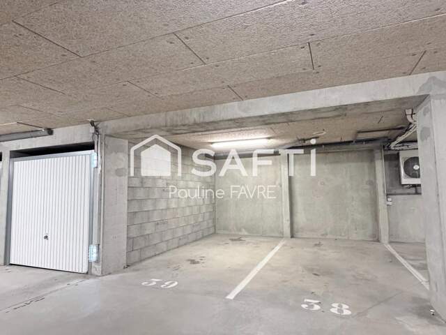 Deux parkings sécurisés au cœur de Dinard — photo du bien