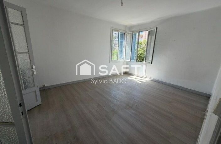 TOULON OUEST  MAISON DE CARACTERE DES ANNEES 30 COMPOSEE DE 3 APPARTEMENTS — photo 5