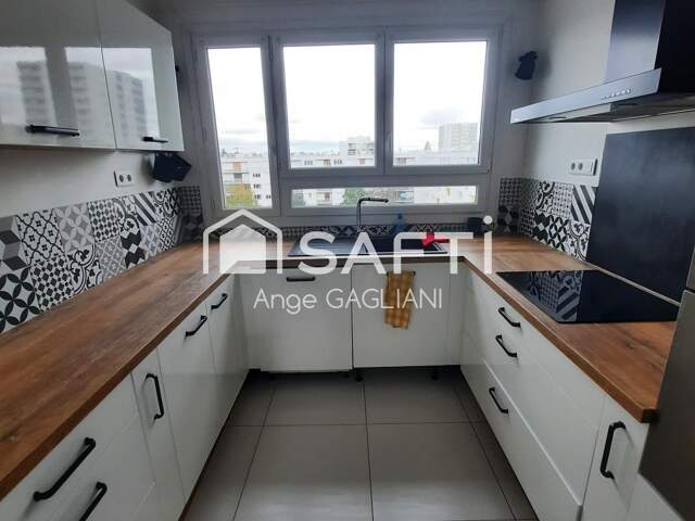 LAVAL, Appart familial 100 m² 4 chambres & balcon — photo du bien