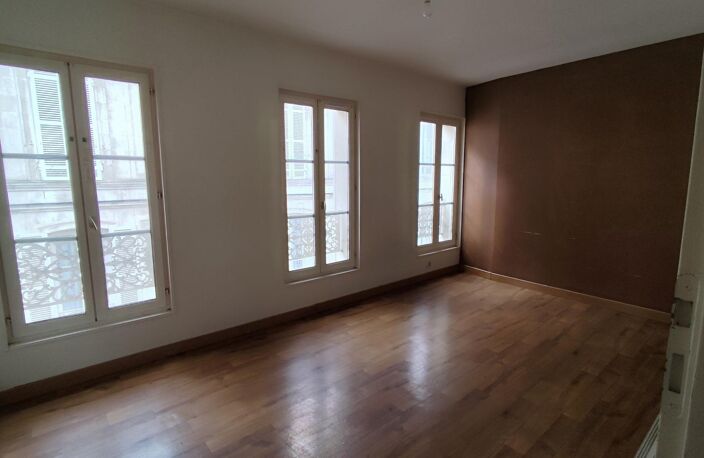 Spécial investisseur : 200 m² centre-ville — photo 3