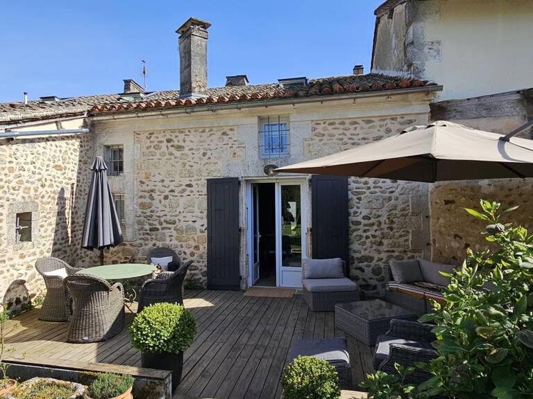 Amateurs de maisons anciennes avec projet familial ou professionnel tel que Gîte ou maison d'hôtes — photo 1