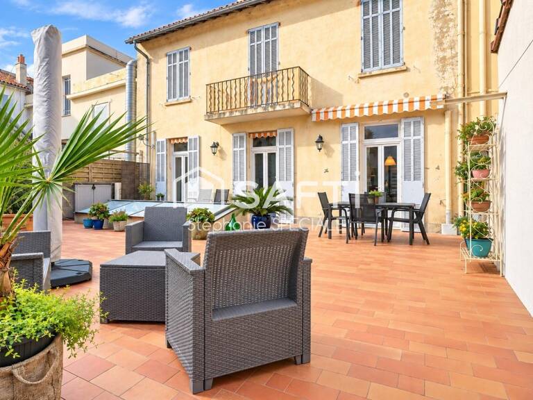 CANNES CENTRE  SUPERBE 4 PIÈCES RÉNOVÉ DE 102 M²  TERRASSE EXCEPTIONNELLE DE 65 M² — photo 1