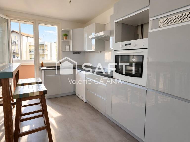 VOIRON, Appartement T5  4 CHAMBRES  DERNIER ÉTAGE  BALCON & VUE DÉGAGÉE — photo 1