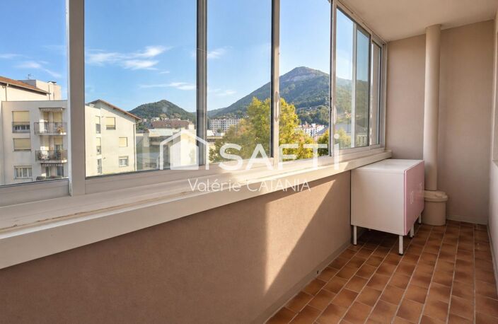 VOIRON, Appartement T5  4 CHAMBRES  DERNIER ÉTAGE  BALCON & VUE DÉGAGÉE — photo 2