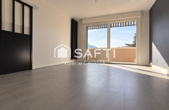 VOIRON, Appartement T5  4 CHAMBRES  DERNIER ÉTAGE  BALCON & VUE DÉGAGÉE — photo 3