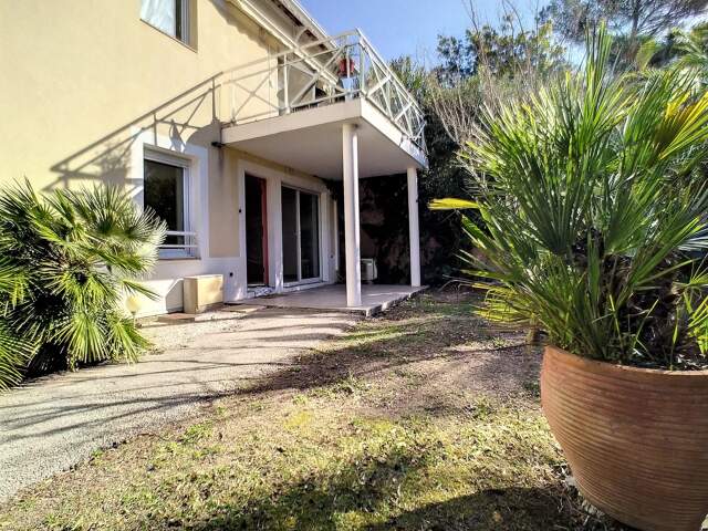 3 Piéces en Rez de Jardin -  Avenue de Valescure au Calme Absolu. — photo du bien