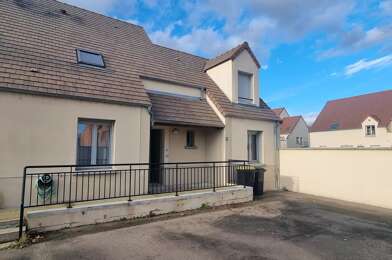 Maison 5 pièces 900 €