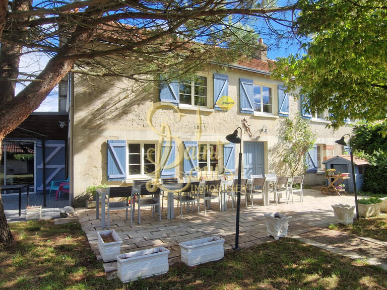 PROPRIETE DE CHARME SUR 2.6 HA AVEC GITES ET PISCINE — photo 1