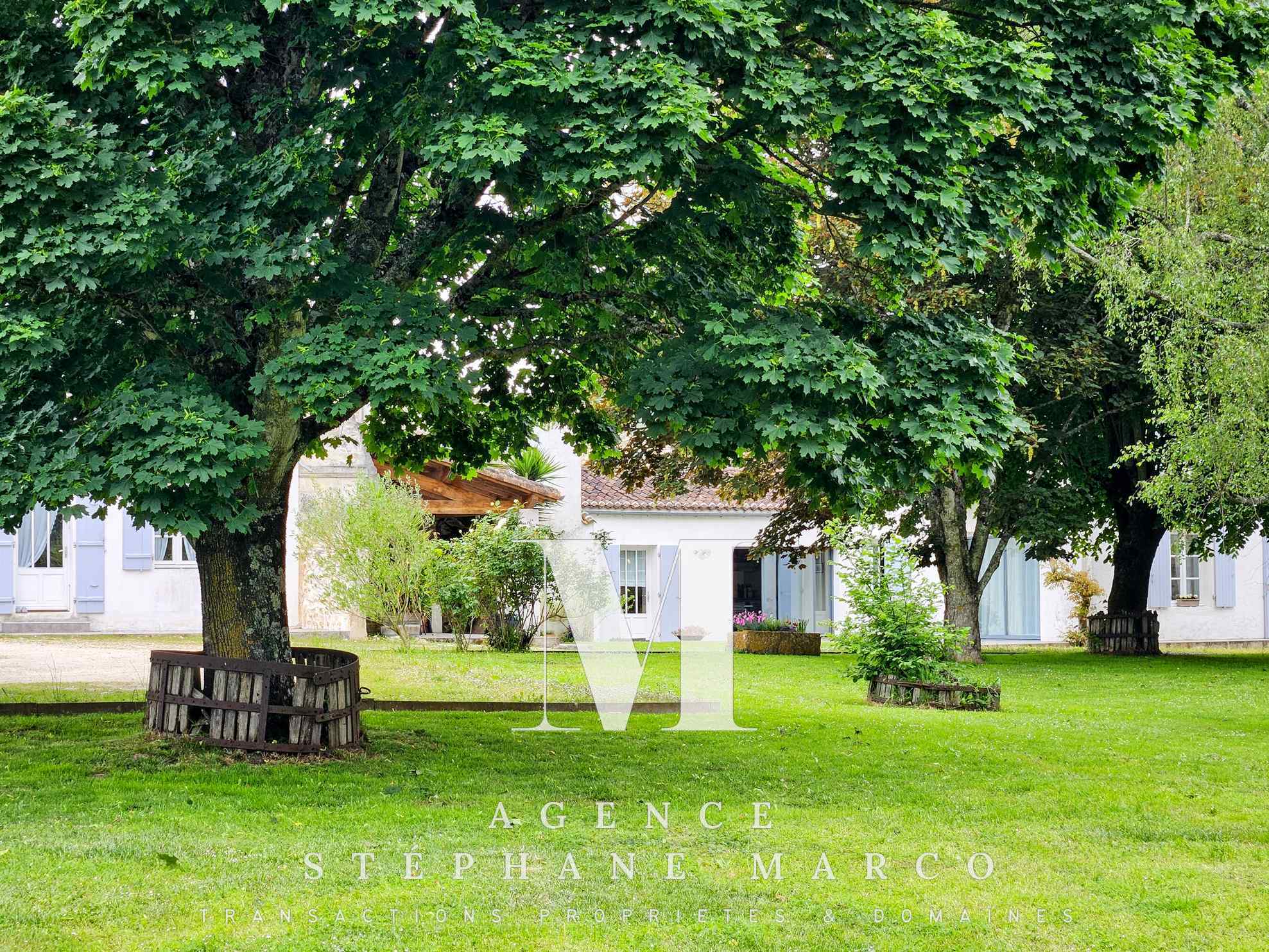 Propriété de charme avec maisons d’amis entre Saintes et l’océan