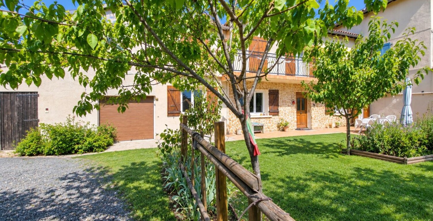 Maison avec jardin, garage — photo 1