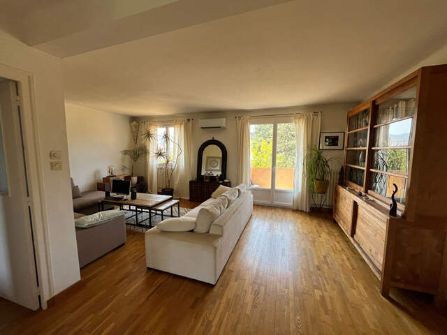 Gardanne T3/4 lumineux avec Garage, cave. — photo du bien