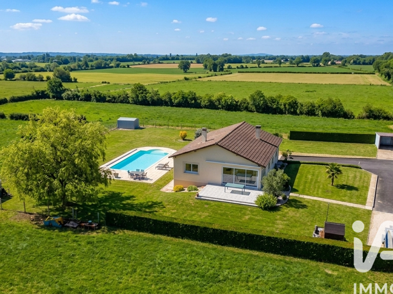 Vente Maison/villa 5 pièces — photo 1