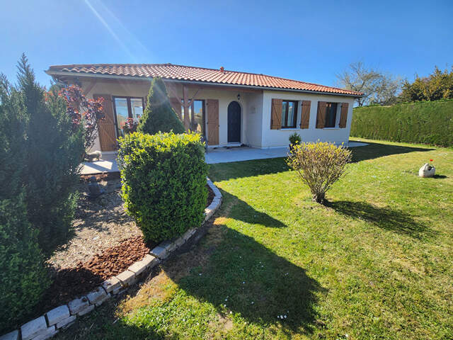 Pavillon 3 chambres sur terrain 1200 m2 secteur Pugnac — photo du bien