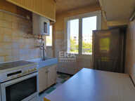 Marseille 9ème - A vendre en exclusivité - T4 63 M² TRAVERSANT ET LUMINEUX - EXPOSITION SUD-OUEST - FAIBLES CHARGES - PARKING - CAVE - SAINTE-MARGUERITE — photo 3