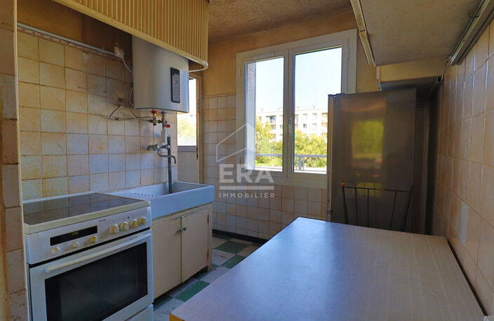 Marseille 9ème - A vendre en exclusivité - T4 63 M² TRAVERSANT ET LUMINEUX - EXPOSITION SUD-OUEST - FAIBLES CHARGES - PARKING - CAVE - SAINTE-MARGUERITE — photo 3