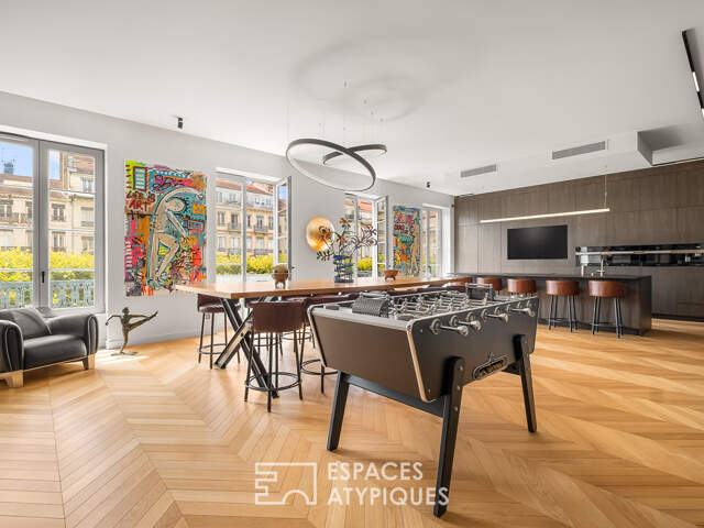 Appartement bourgeois d'exception rénové par architecte avec balcon filant - cours Franklin Roosevelt — photo du bien