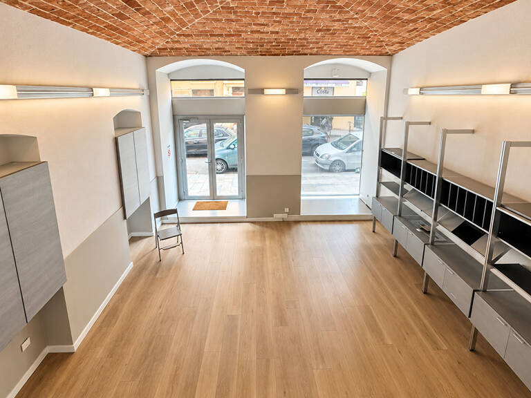 Local commercial Bastia 108 m2 — photo 1