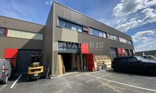 Commerce  346 m² à louer à Limas (69400)