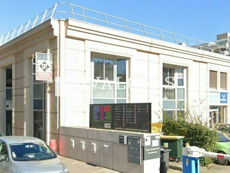 BUREAUX à LOUER — photo 1