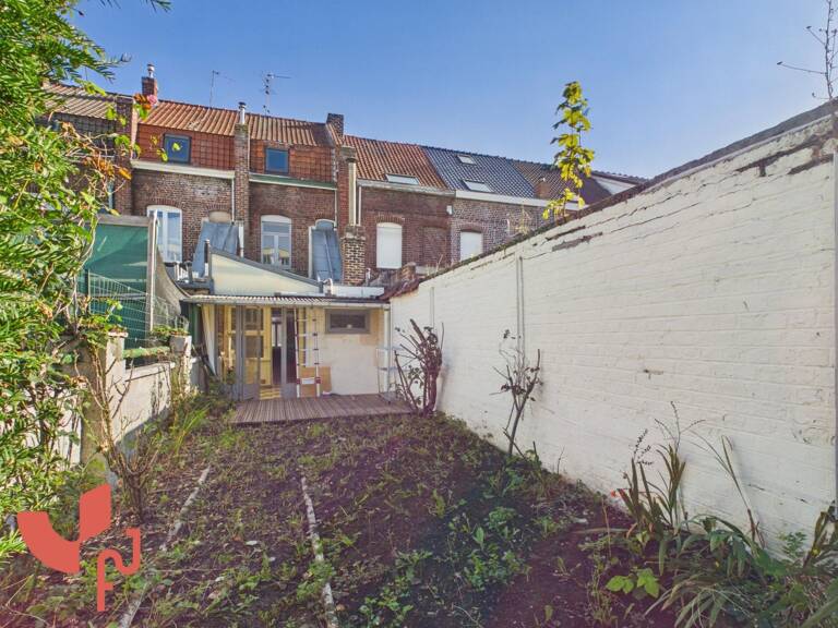 Maison 5 pièces avec jardin — photo 1