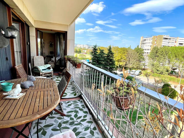 ÉCULLY T5 Grand Balcon, Parking, Piscine, Tennis, Restaurant — photo du bien
