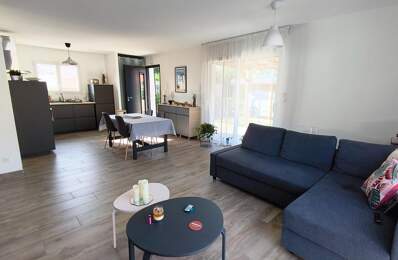 Maison plain-pied 2022 sous décennale  3 chambres  89 m²  terrain 747 m²  DPE A — photo du bien