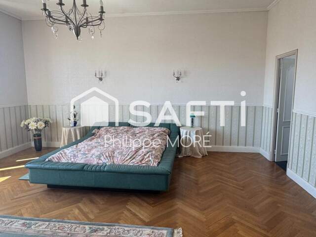 maison bourgeoise situé idealement — photo du bien