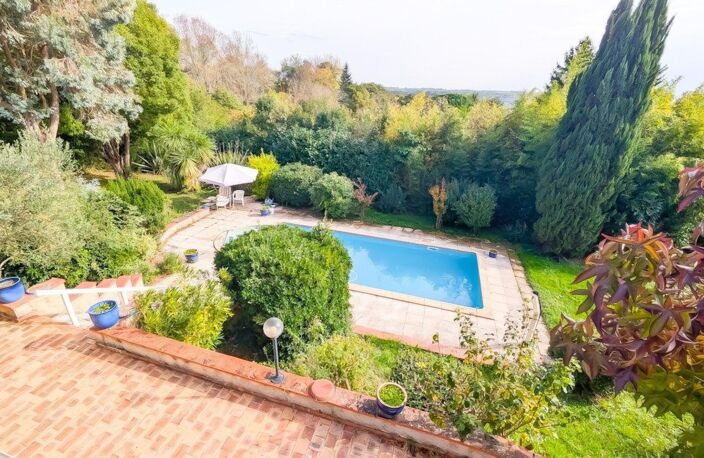 5 CHAMBRES ET PISCINE DANS UN SECTEUR PRIVILEGIE ! — photo 2