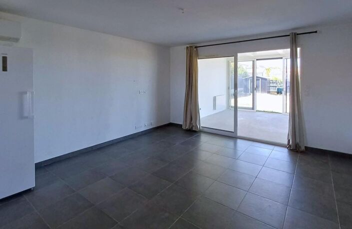 Maison plain-pied de 2020 au calme avec spacieuse véranda — photo 4
