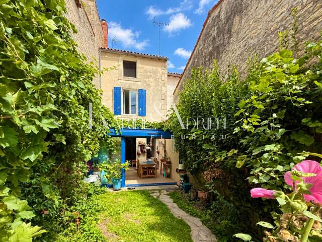 Maison de ville 3 chambres, jardin et dépendance — photo du bien