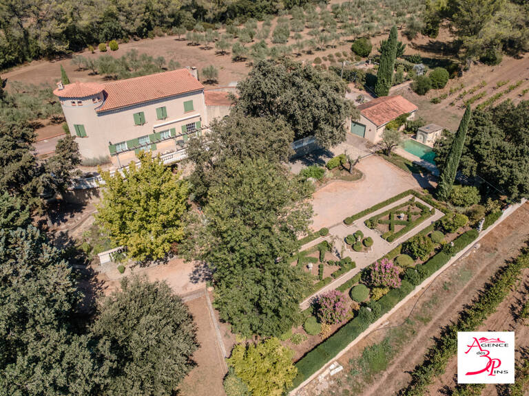 Cette belle propriété de caractère se dévoile au cœur d'un envir — photo 1