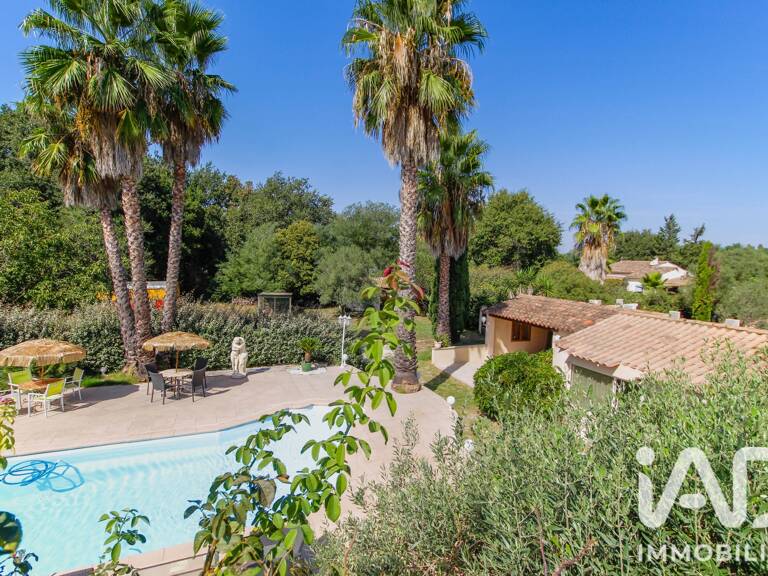 Vente Maison/villa 8 pièces — photo 1