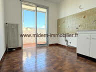 Nice Ouest, 3 P de 64 m2 + terrasse 12 m2 dernier étage vue mer 180o à 204000 euros — photo 4