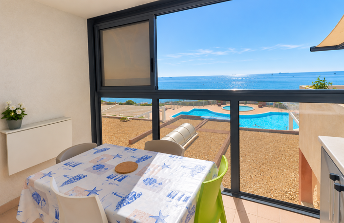 A VENDRE STUDIO CABINE 31M2 + LOGGIA FACE A LA MER ! — photo 2