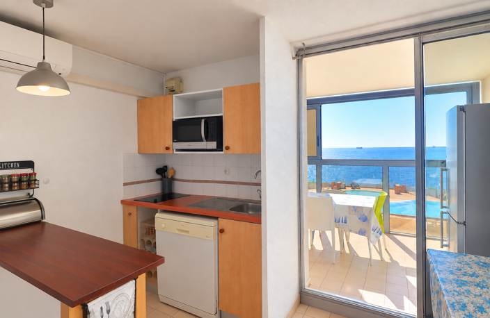 A VENDRE STUDIO CABINE 31M2 + LOGGIA FACE A LA MER ! — photo 3