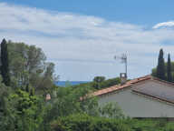 BOULOURIS   Villa au calme, piscine chauffée et vue mer — photo 2