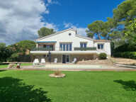 BOULOURIS   Villa au calme, piscine chauffée et vue mer — photo 3