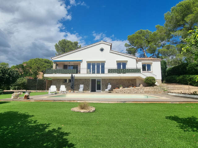 BOULOURIS   Villa au calme, piscine chauffée et vue mer — photo du bien