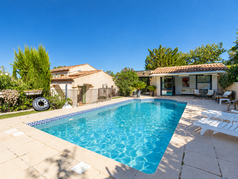Villa Belcodène - au calme - piscine et dépendance — photo 1
