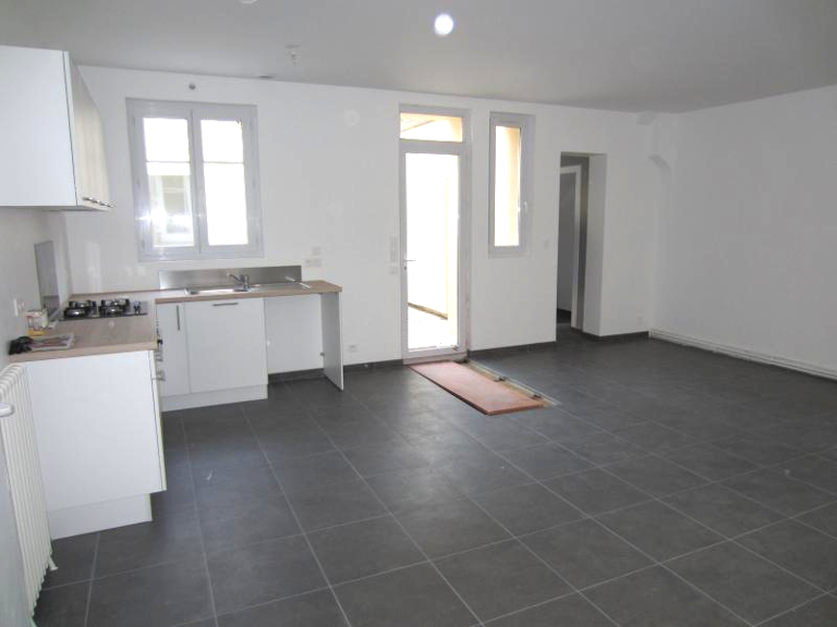 A LOUER LE MANS CENTRE PRÉFECTURE MAISON 4 CHAMBRES — photo 1