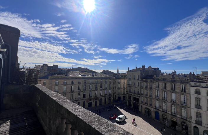 BORDEAUX HYPERCENTRE T4 DUPLEX AVEC TERRASSE — photo 2