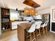 Maison familiale de 210 m² avec T2 indépendant, garage double et beaux volumes — photo 4