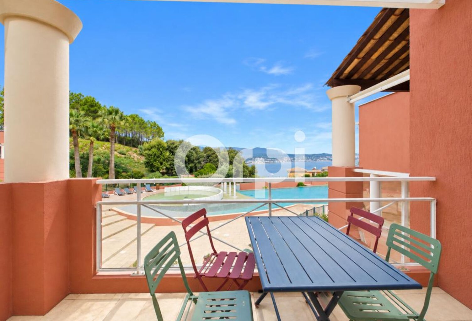 THÉOULE - VUE MER - AU CALME - PISCINE - STATIONNEMENT - T2/3 - BON ÉTAT GÉNÉRAL — photo 1