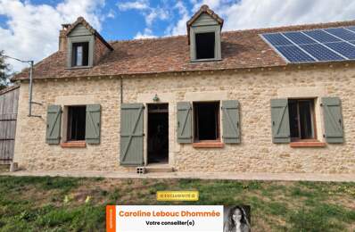Longère en pierres 3 chambres à restaurer avec jardin et panneaux solaires en campagne — photo du bien