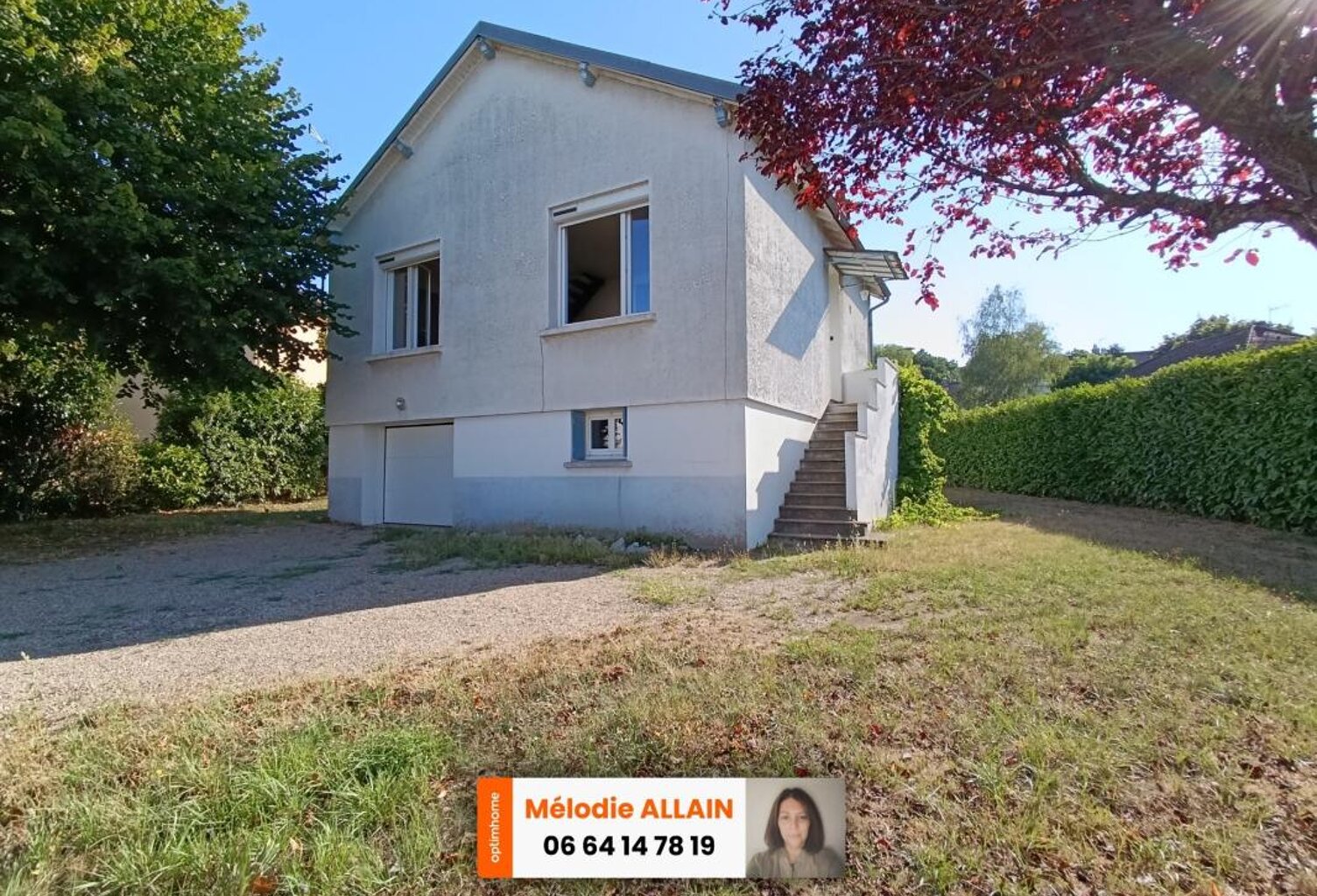 ST YORRE- MAISON AUX BELLES FINITIONS AVEC JARDIN — photo 1