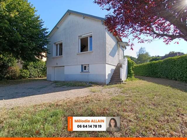 ST YORRE- MAISON AUX BELLES FINITIONS AVEC JARDIN — photo du bien