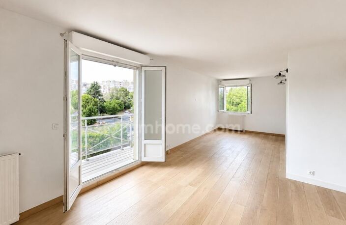 CHATOU (78) - APPARTEMENT 100M2 - 5 PIECES - 2 CHAMBRES POSSIBILITE 3 - RESIDENCE DE STANDING LA FRANCILIENNE - LUMINEUX - BALCON - 2 PARKINGS - CAVE - PARC PAYSAGE - ASCENSEUR - CALME — photo 2