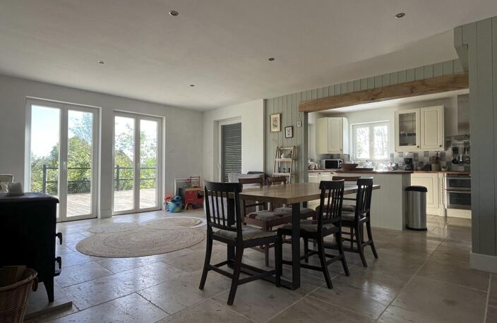 Maison à vendre 7 pièces 20min de SEMUR (21): 146m², 3 chambres, terrasse, piscine, terrain 2400m². Prix: 375 000€ — photo 5