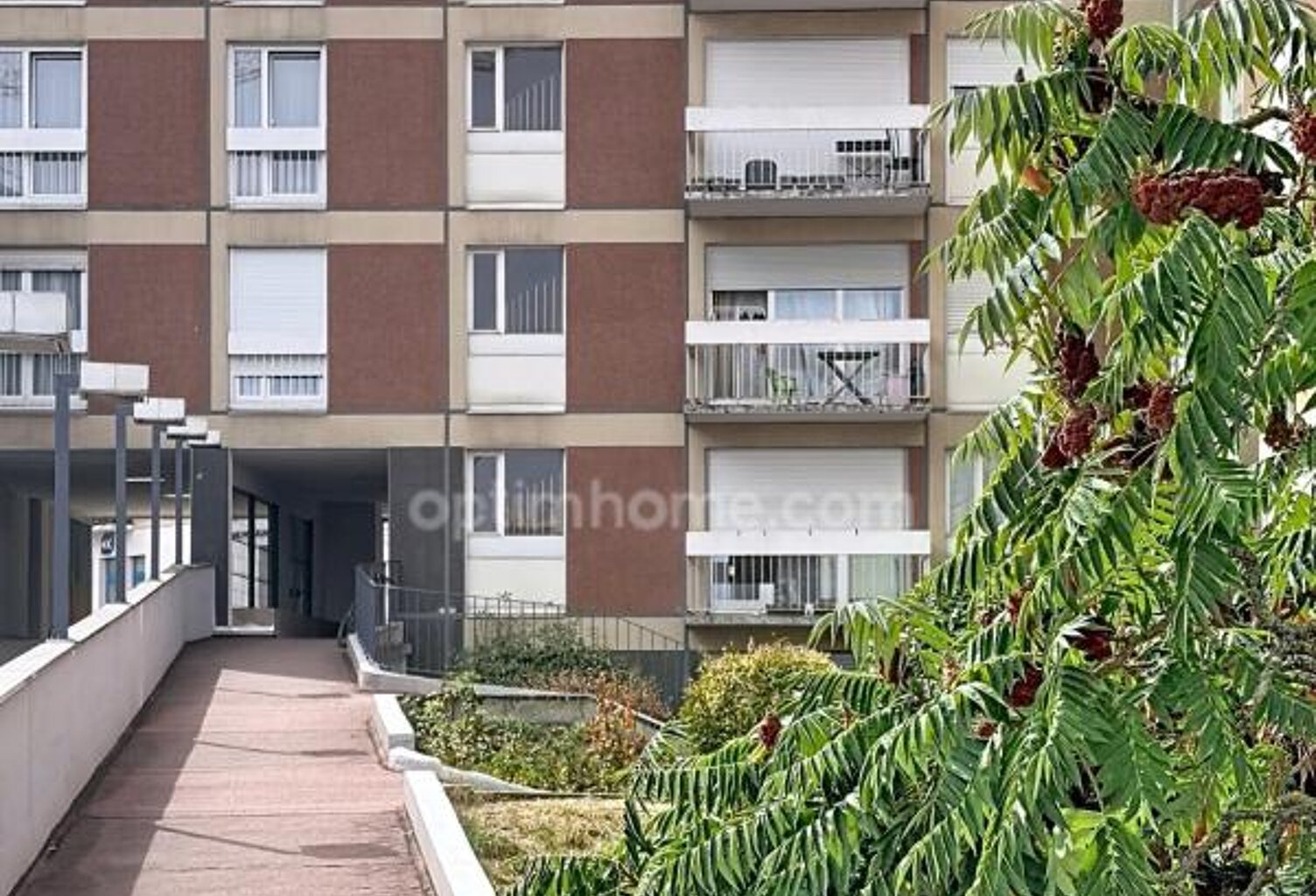 APPARTEMENT 4 PIÈCES AVEC BALCON, PARKING PRIVATIF ET CAVE – JARVILLE-LA-MALGRANGE, PROCHE NANCY — photo 1
